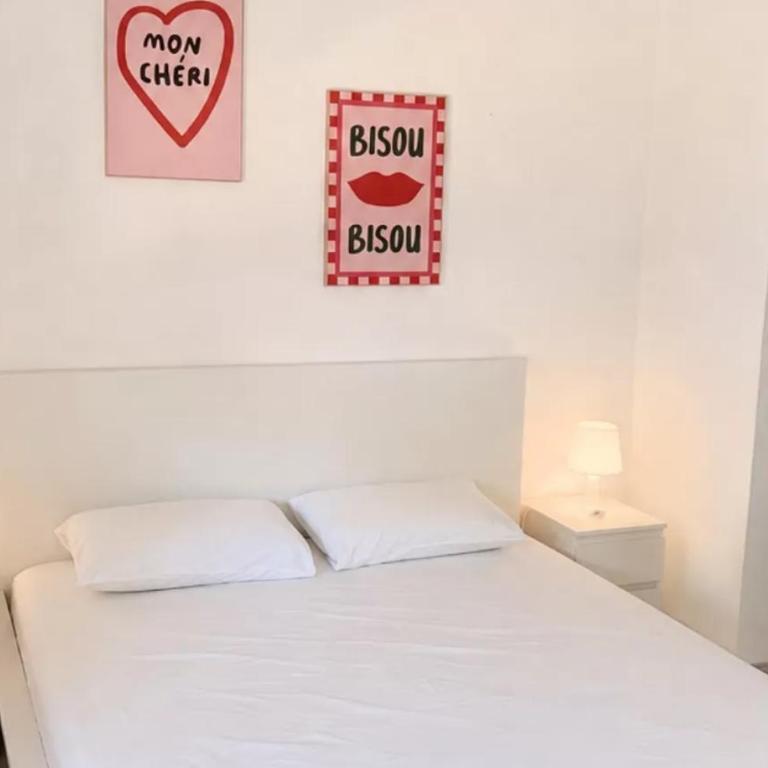 3 Bedrooms Villa,Pool, Spacious Garden & Parking ONLY FAMILIES - SÓLO FAMILIAS - Chalet - 13