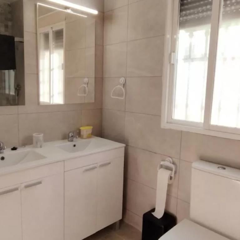 3 Bedrooms Villa,Pool, Spacious Garden & Parking ONLY FAMILIES - SÓLO FAMILIAS - Chalet - 17