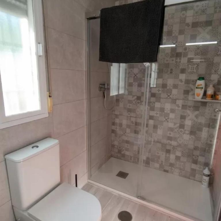 3 Bedrooms Villa,Pool, Spacious Garden & Parking ONLY FAMILIES - SÓLO FAMILIAS - Chalet - 18