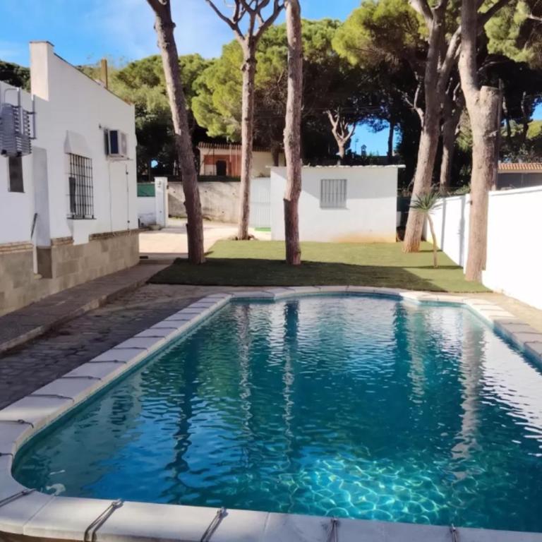 3 Bedrooms Villa,Pool, Spacious Garden & Parking ONLY FAMILIES - SÓLO FAMILIAS - Chalet - 21