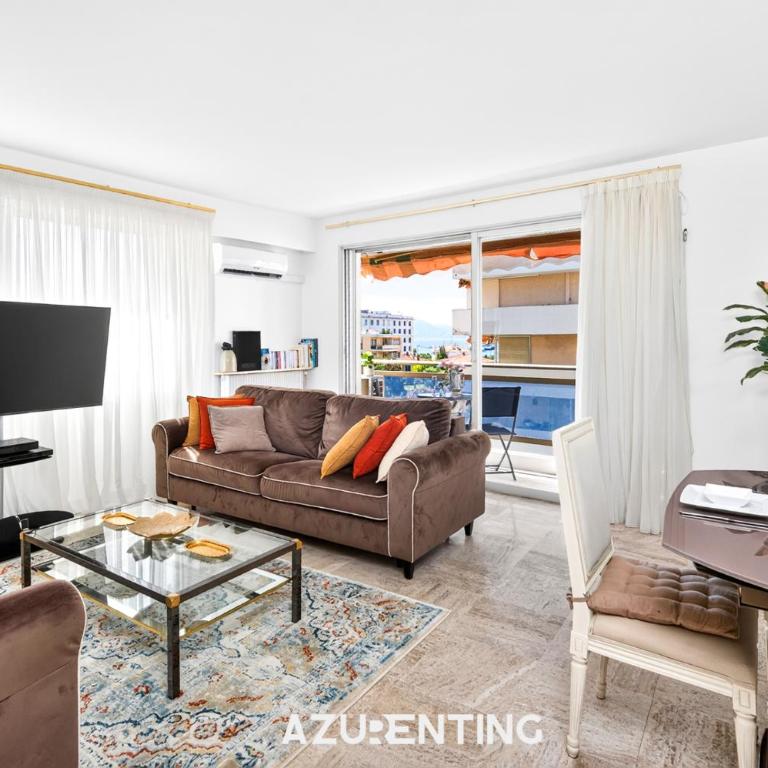 Azurenting - T3 Alexandre III - Aperçu Mer & Estérel - Appartement 2 Chambres avec Balcon et Vue sur la Mer - 5