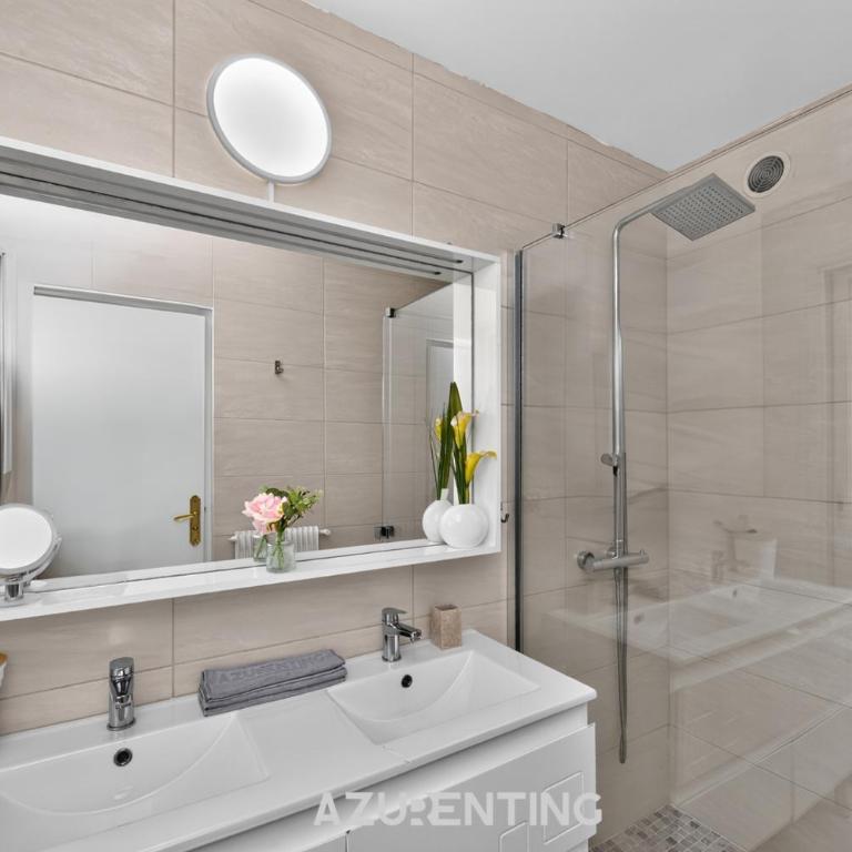 Azurenting - T3 Alexandre III - Aperçu Mer & Estérel - Appartement 2 Chambres avec Balcon et Vue sur la Mer - 24
