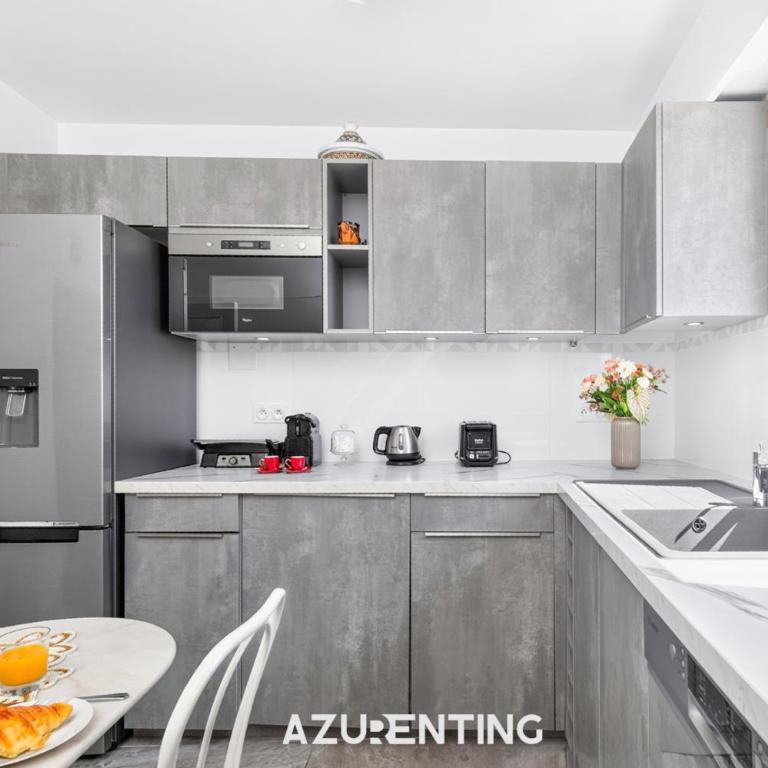 Azurenting - T3 Alexandre III - Aperçu Mer & Estérel - Appartement 2 Chambres avec Balcon et Vue sur la Mer - 37