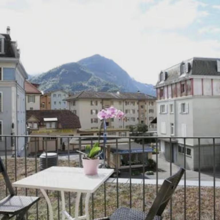 Centralstrasse Apartment, Heart of Interlaken - Two-Bedroom Apartment with Balcony - 1