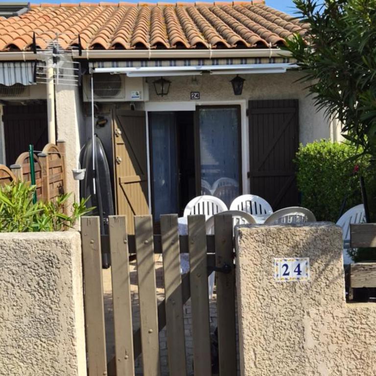 LES JARDINS D ETE Maison climatisée dans résidence avec piscine - 3 chambres - Parking - Wifi - Maison 3 Chambres - 21