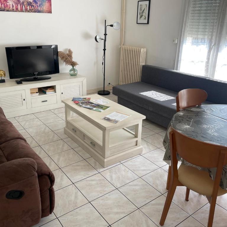 Appartement à 2km du circuit, proche tram, accès direct du circuit en tram en 5 mn - Apartment mit 2 Schlafzimmern - 1