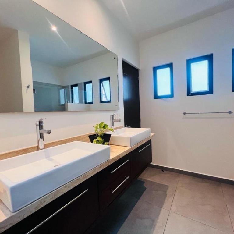 Recidencia bugambilias 130 - Four-Bedroom House - 9