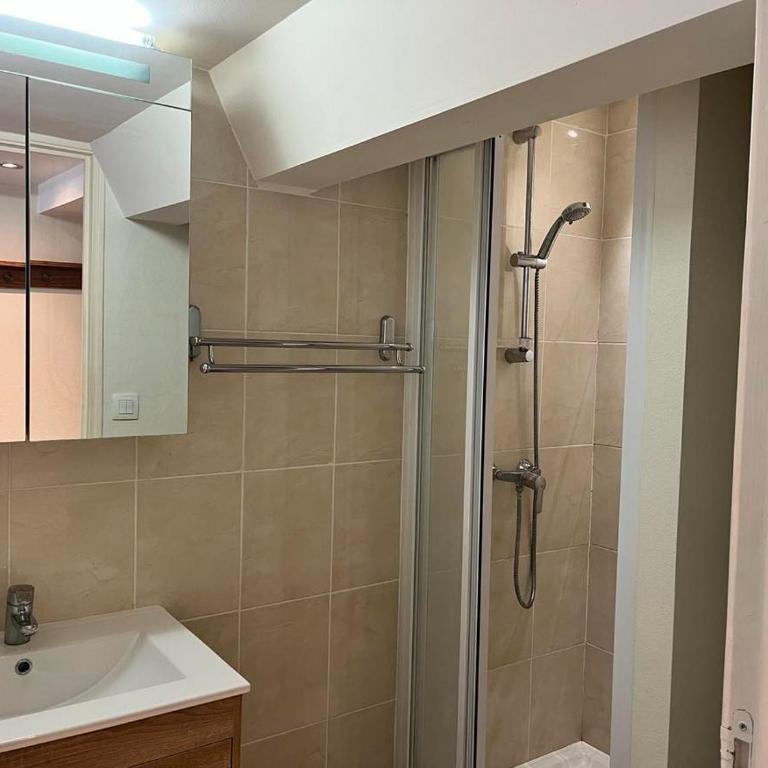 LHorizon Proche Angers Centre Parking gratuit - Two-Bedroom Apartment - 9