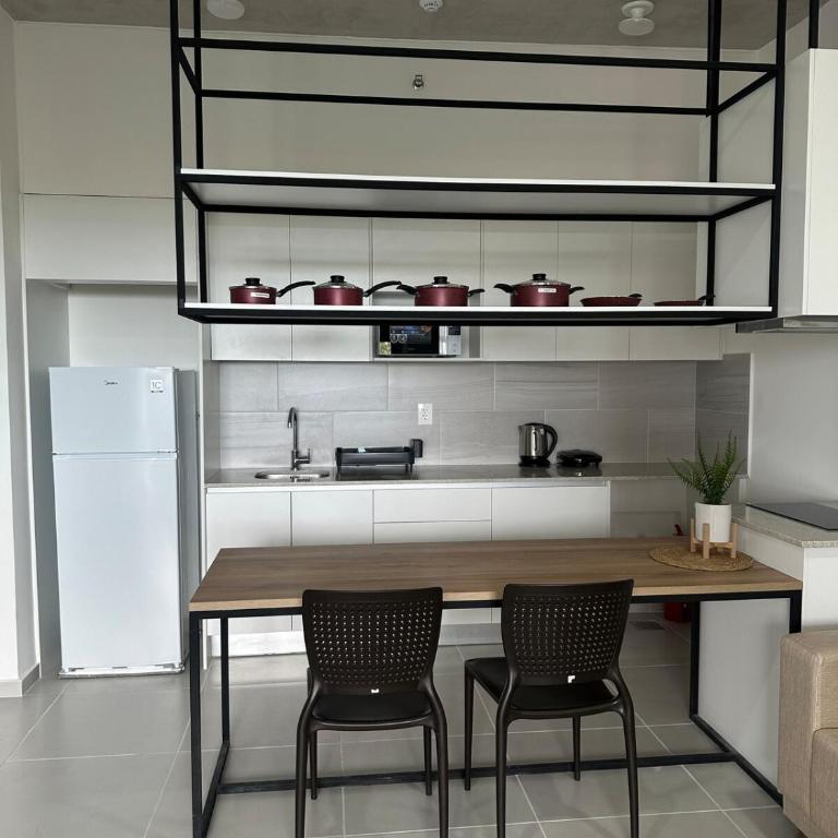 Modern apartment in Las Mercedes l Parking and Pool - One-Bedroom Apartment - 8