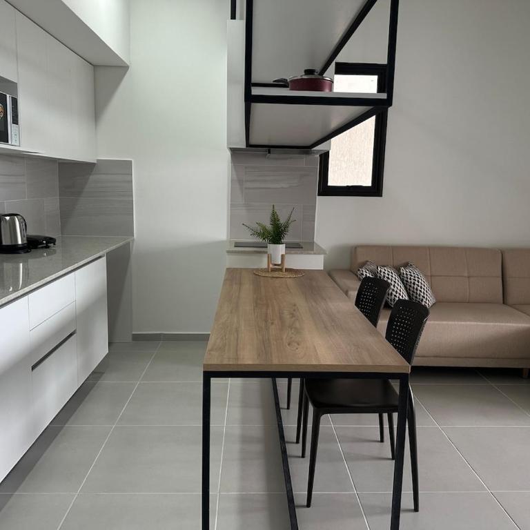 Modern apartment in Las Mercedes l Parking and Pool - One-Bedroom Apartment - 9
