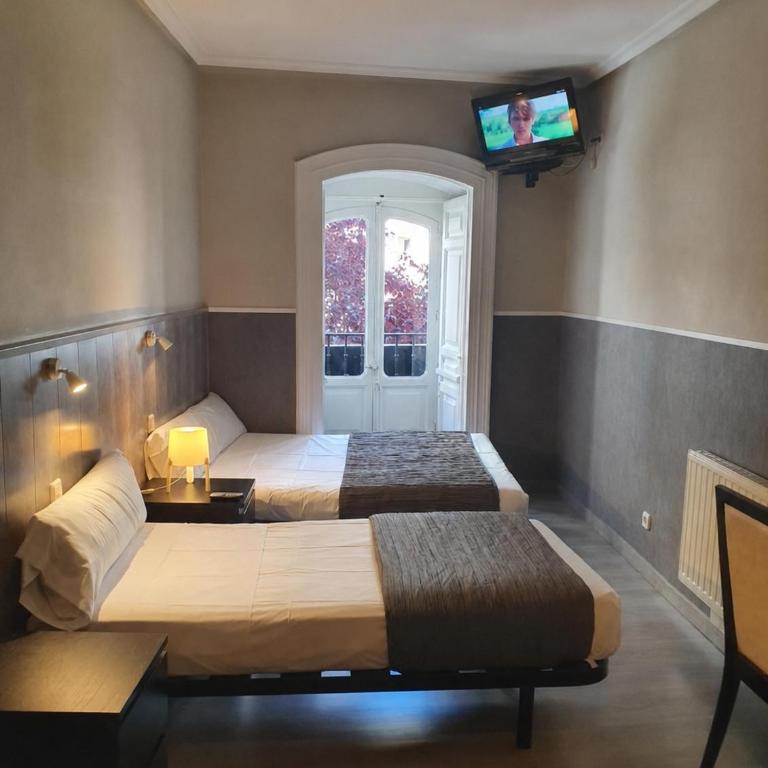 Plaza Dort Rooms I - Habitación Doble con cama supletoria - 1