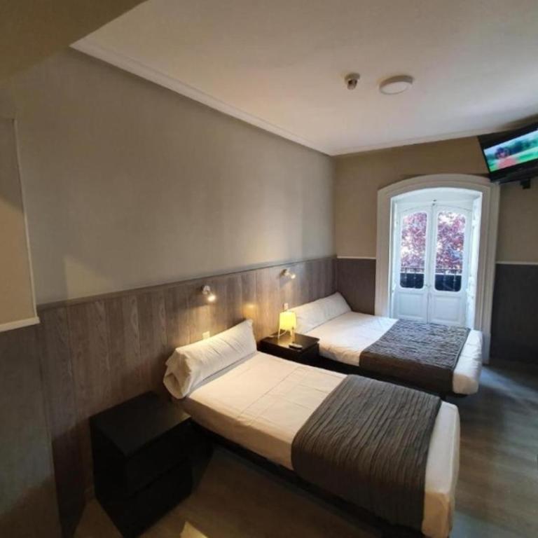 Plaza Dort Rooms I - Habitación Doble con cama supletoria - 2