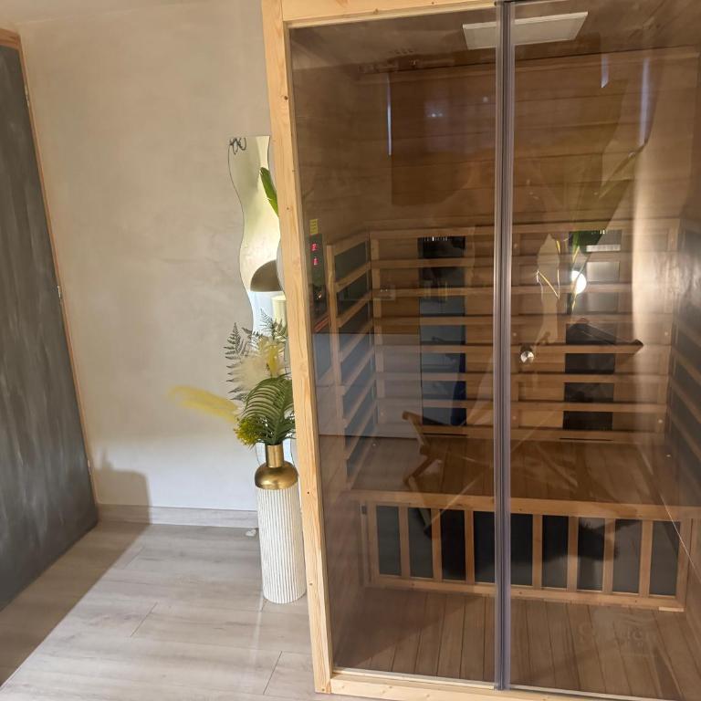 App le petit nid d'abeille cocon pour 2 pers, spa privée et sauna, belle vue avec terrasse - Appartement - 38