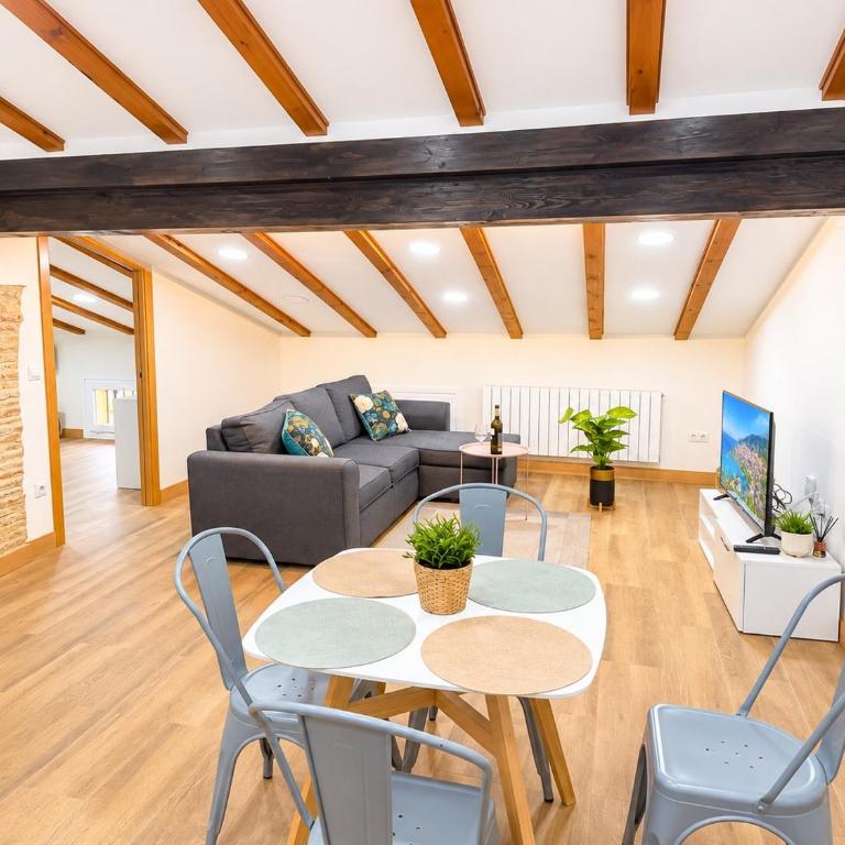 EL RINCÓN DEL MARQUÉS ÁTICO con aire acondicionado junto a Laurel - One-Bedroom Apartment - 7
