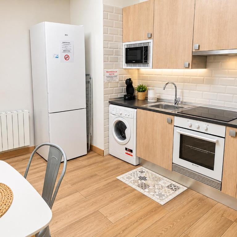 EL RINCÓN DEL MARQUÉS ÁTICO con aire acondicionado junto a Laurel - One-Bedroom Apartment - 6