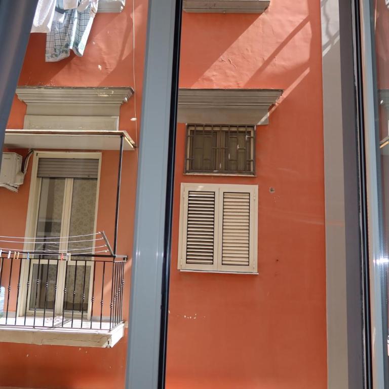 Neapolitan Suites - Deluxe Double Room - 13