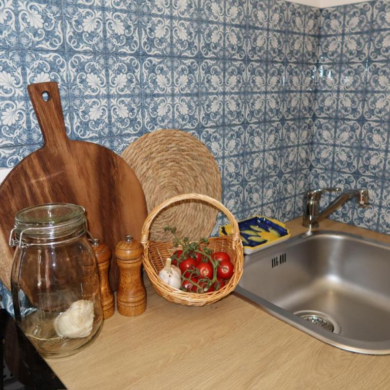Neapolitan Suites - Deluxe Double Room - 4