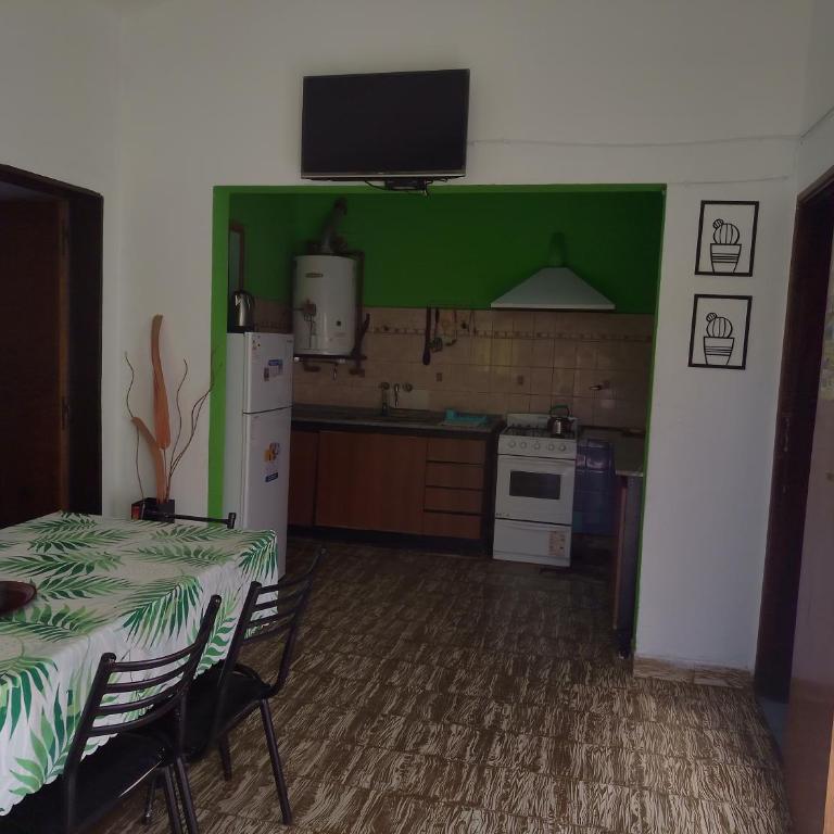 Urquiza61 - Three-Bedroom House - 3