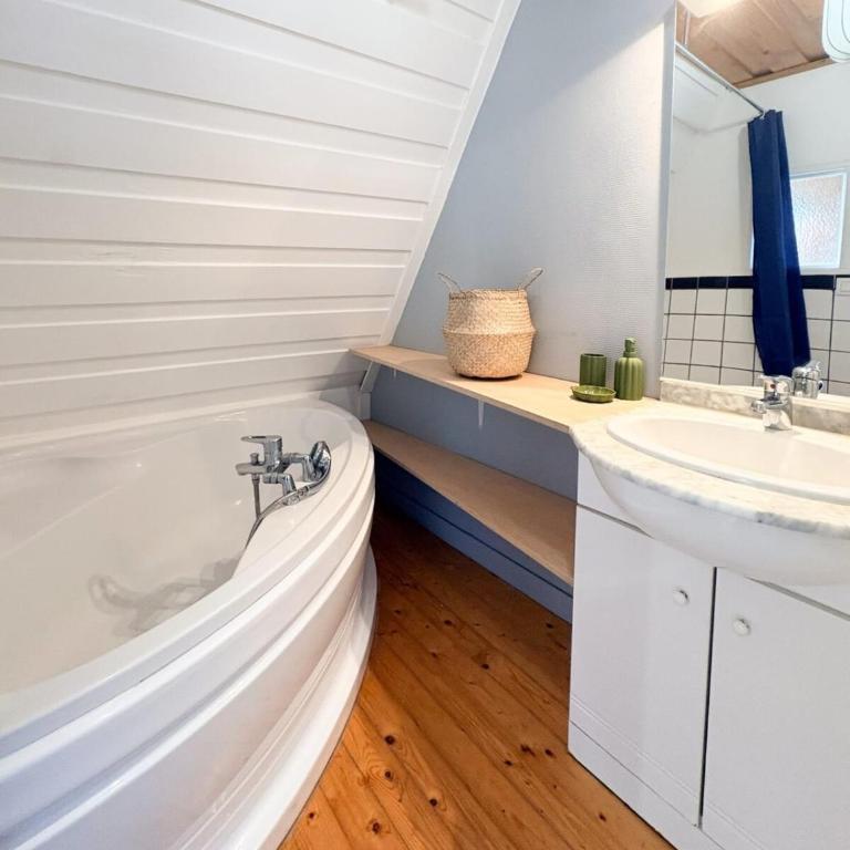 Atelier dArtiste Ville Close à pied - Two-Bedroom Apartment - 30