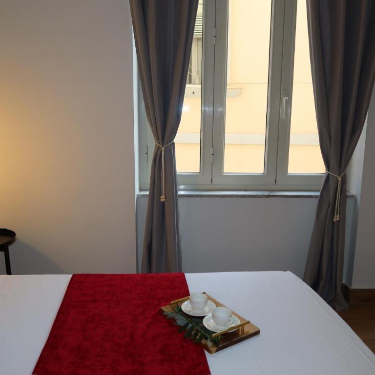 Neapolitan Suites - Deluxe Double Room - 6