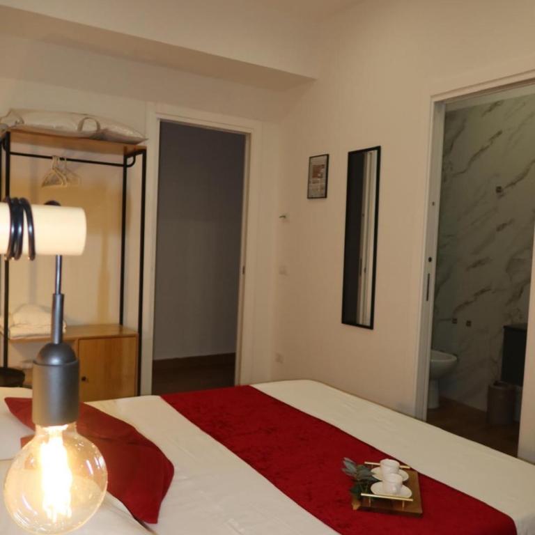 Neapolitan Suites - Deluxe Double Room - 3
