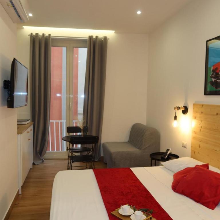 Neapolitan Suites - Deluxe Double Room - 5