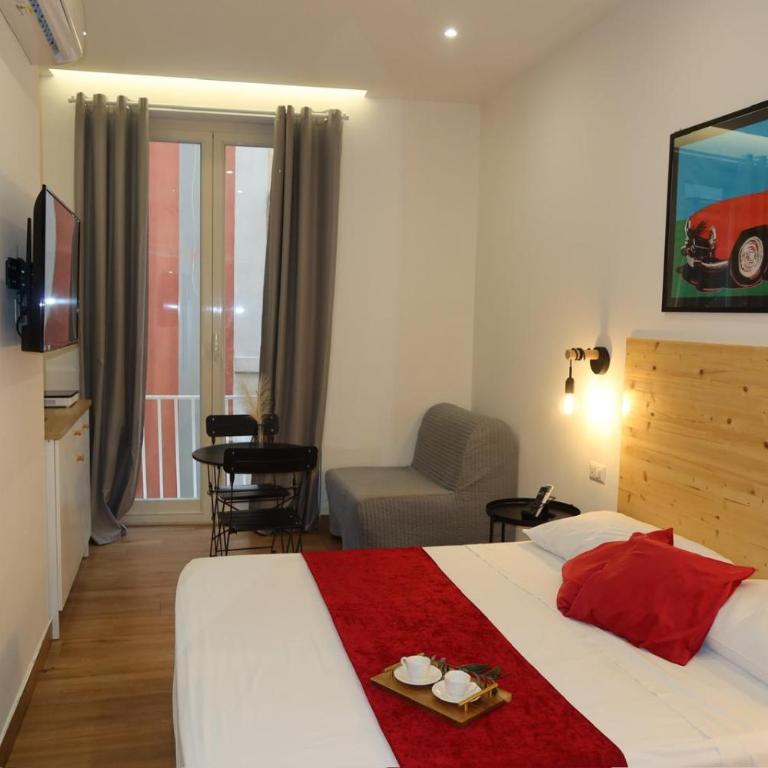 Neapolitan Suites - Deluxe Double Room - 7