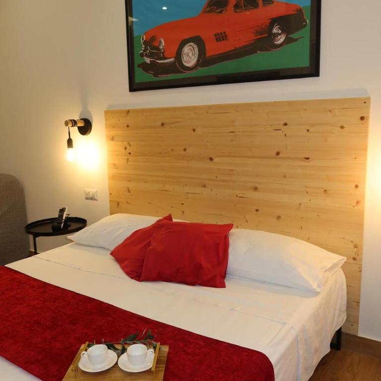 Neapolitan Suites - Deluxe Double Room - 1