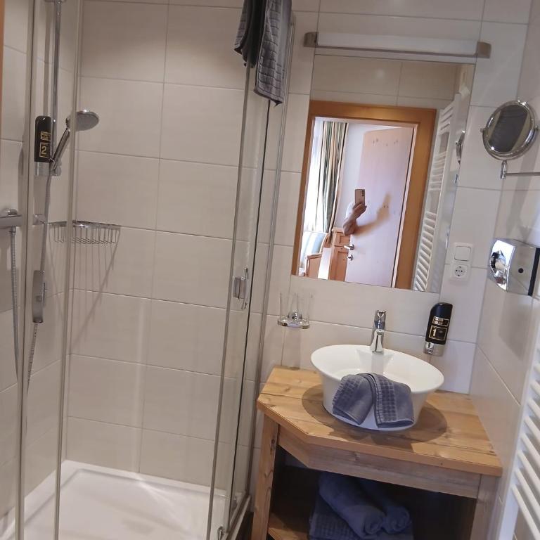 Der Klausnerhof Mittersill - Standard Zimmer mit Queensize-Bett - 3