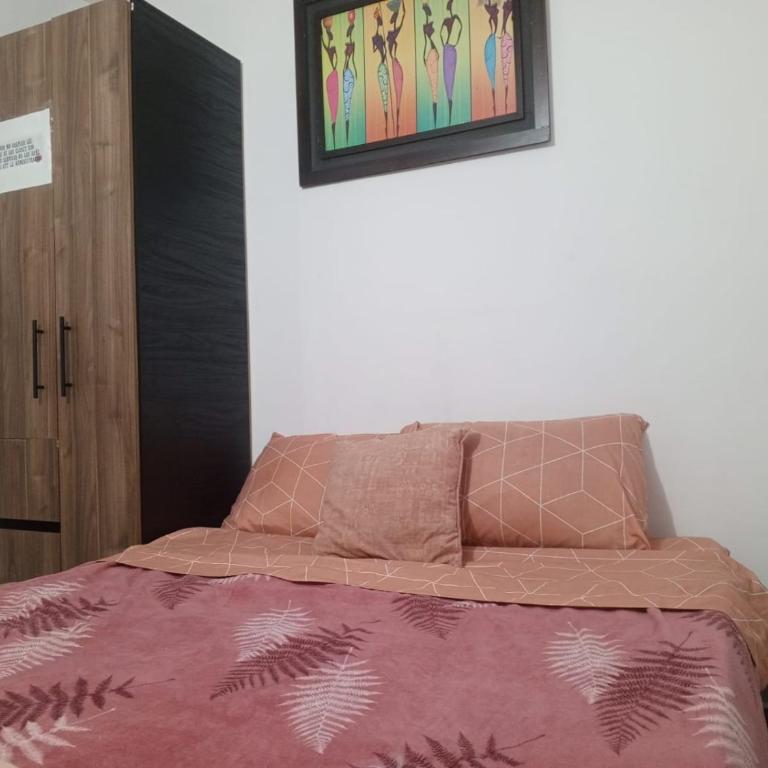Habitaciones Acogedoras amobladas Ibagué - Standard Double Room with Shared Bathroom - 1