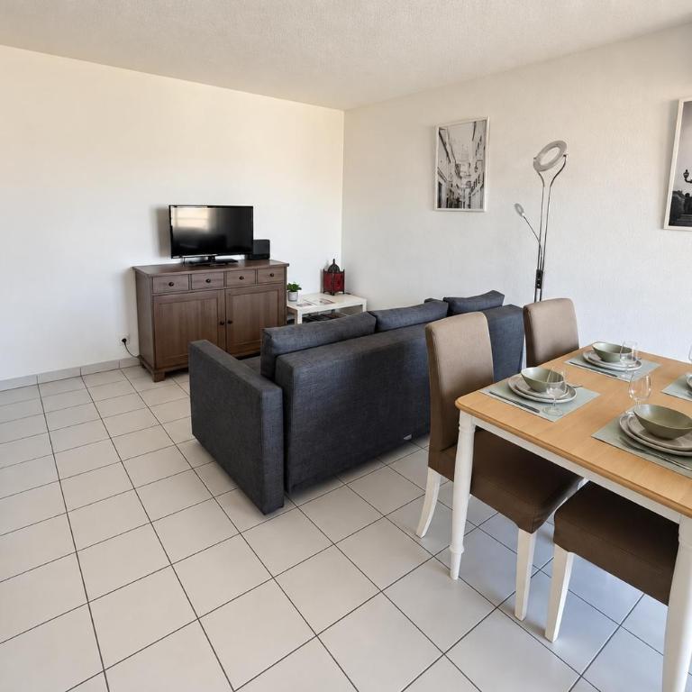 CLIM - 1 ch 1 sdb - Parking inclus - Intramuros - Appartement 1 Chambre - 12