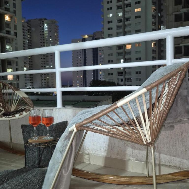 Apartamento entero cerca a la playa, aire acondicionado, wifi - Three-Bedroom Apartment - 2