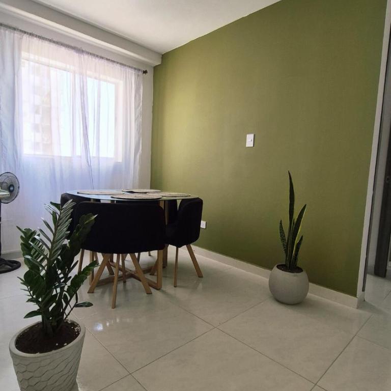 Apartamento entero cerca a la playa, aire acondicionado, wifi - Three-Bedroom Apartment - 4
