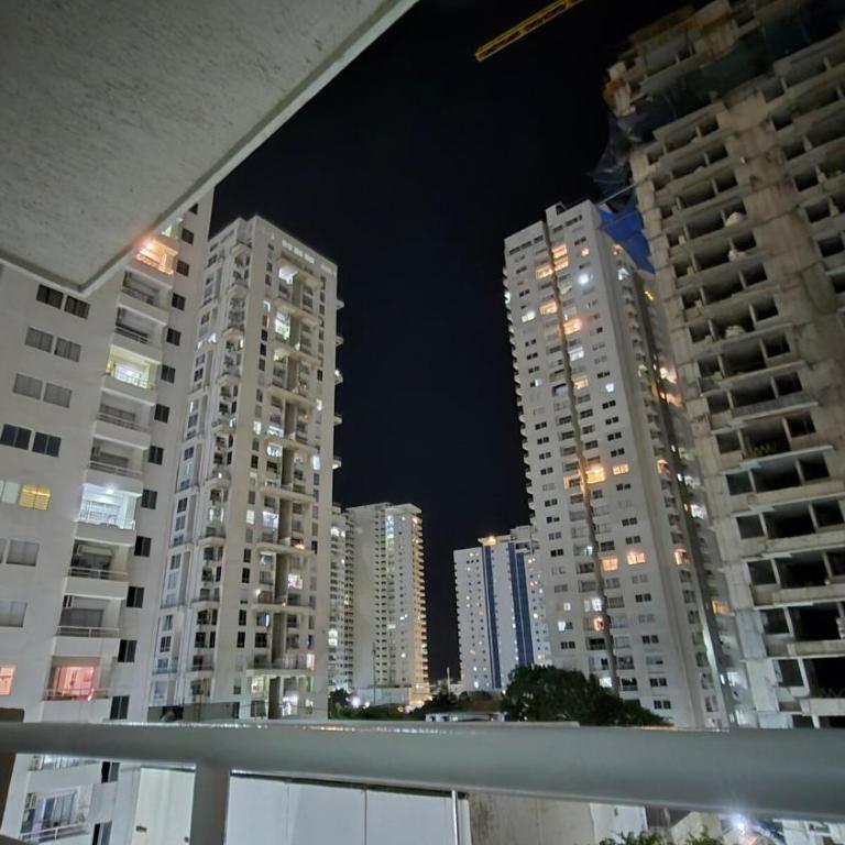 Apartamento entero cerca a la playa, aire acondicionado, wifi - Three-Bedroom Apartment - 7