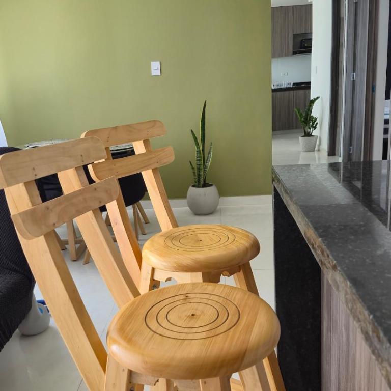 Apartamento entero cerca a la playa, aire acondicionado, wifi - Three-Bedroom Apartment - 10