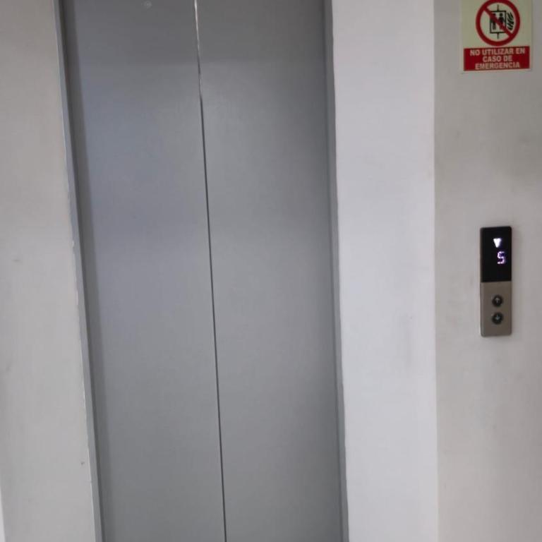 Apartamento entero cerca a la playa, aire acondicionado, wifi - Three-Bedroom Apartment - 12