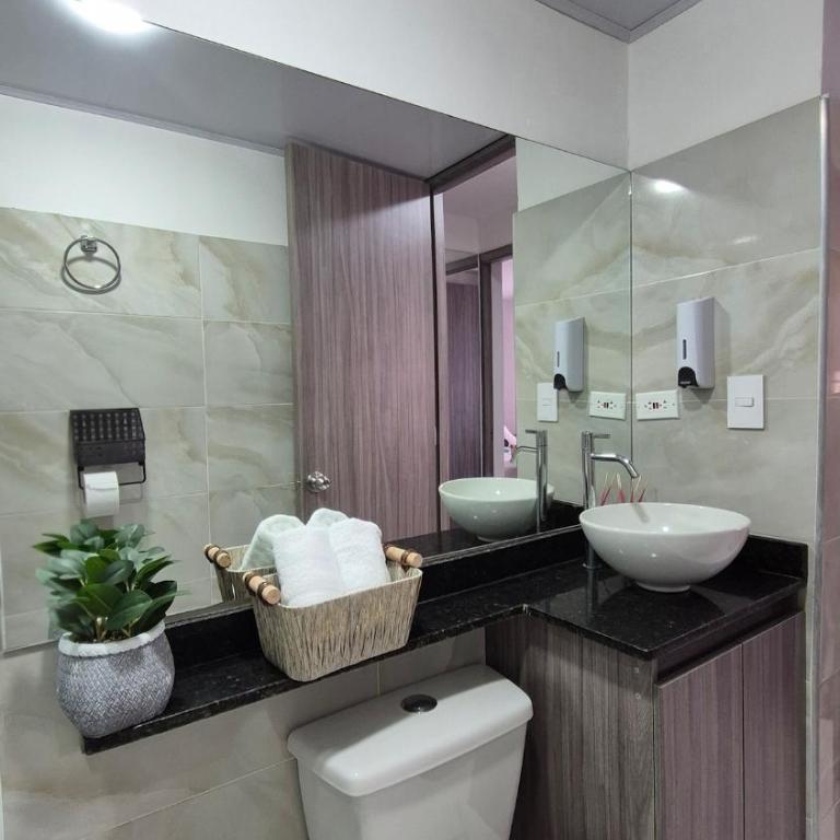 Apartamento entero cerca a la playa, aire acondicionado, wifi - Three-Bedroom Apartment - 22