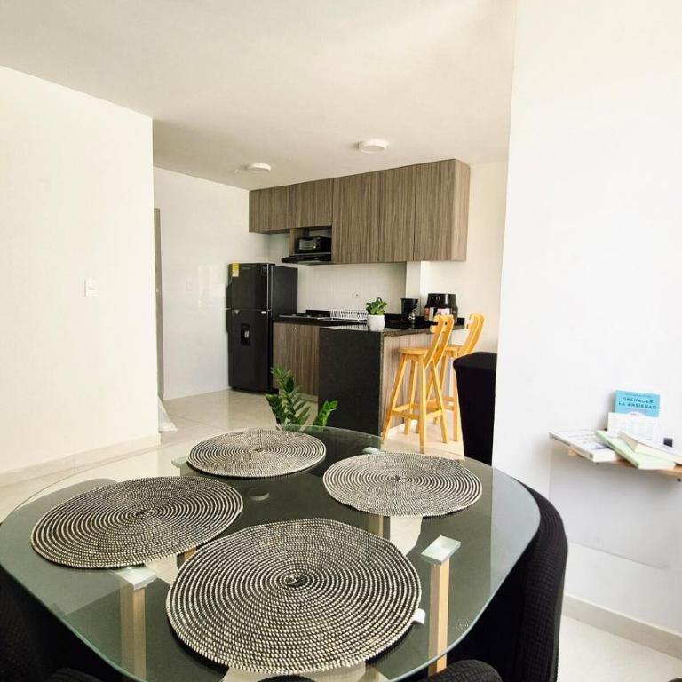 Apartamento entero cerca a la playa, aire acondicionado, wifi - Three-Bedroom Apartment - 32