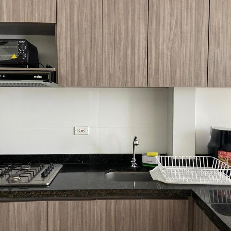 Apartamento entero cerca a la playa, aire acondicionado, wifi - Three-Bedroom Apartment - 40