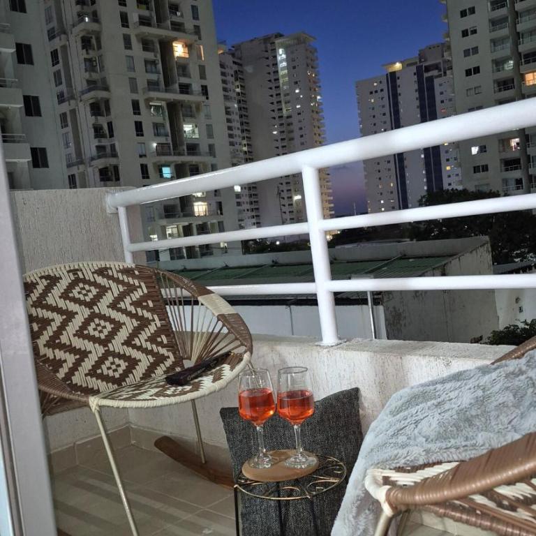 Apartamento entero cerca a la playa, aire acondicionado, wifi - Three-Bedroom Apartment - 55