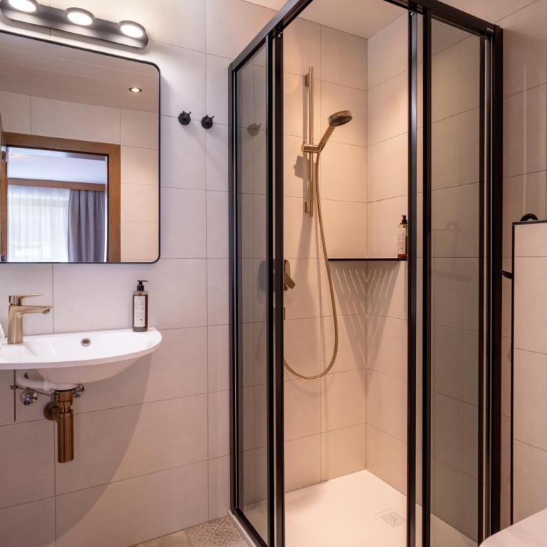 Gästehaus Berta - Doppelzimmer mit Balkon - 9