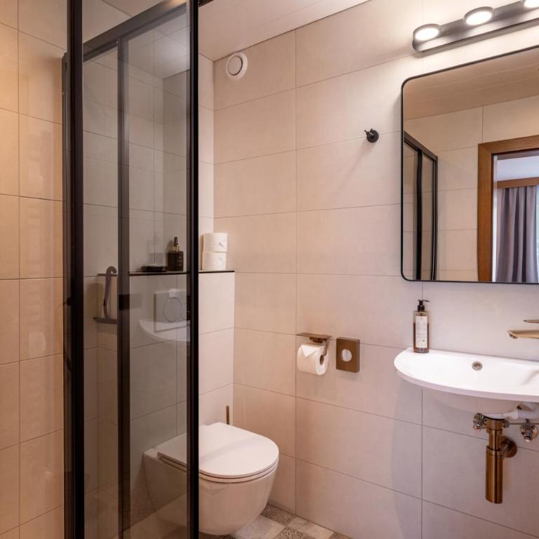 Gästehaus Berta - Doppelzimmer mit Balkon - 11