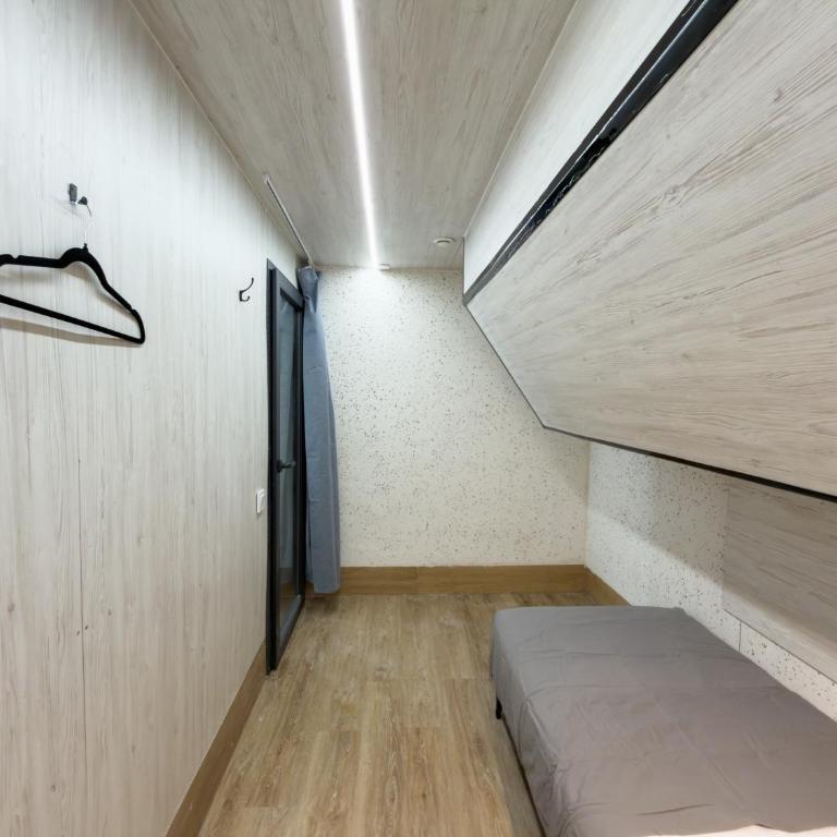 Almorada Cabins - Zweibettzimmer mit Gemeinschaftsbad - 5