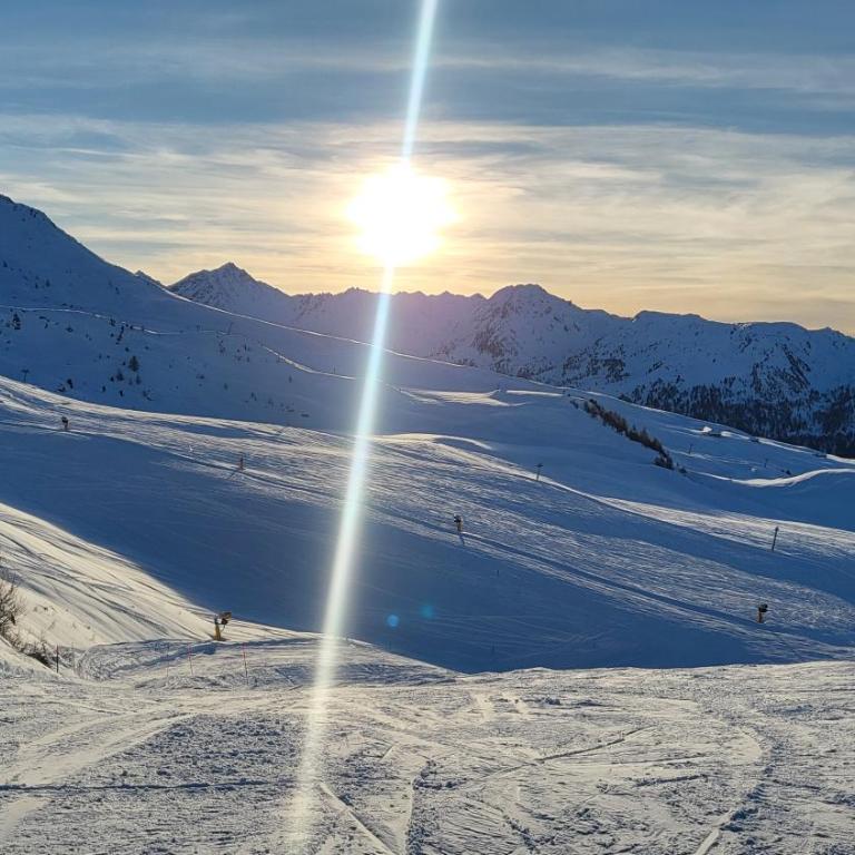 Chalet de charme et grand confort avec jacuzzi, sauna et vues exceptionnelles - Chalet - 3