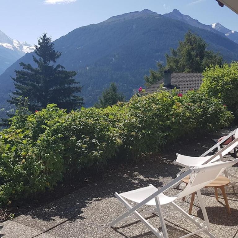 Chalet de charme et grand confort avec jacuzzi, sauna et vues exceptionnelles - Chalet - 9