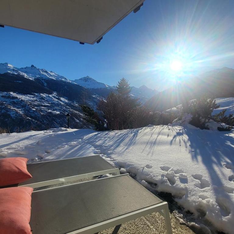 Chalet de charme et grand confort avec jacuzzi, sauna et vues exceptionnelles - Chalet - 15