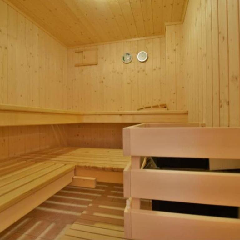 Chalet de charme et grand confort avec jacuzzi, sauna et vues exceptionnelles - Chalet - 26