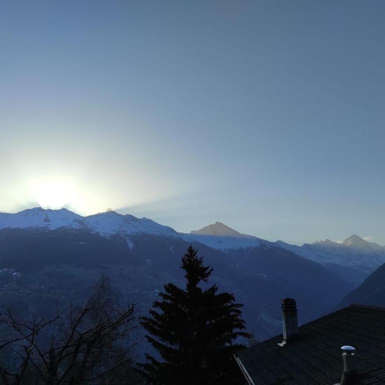 Chalet de charme et grand confort avec jacuzzi, sauna et vues exceptionnelles - Chalet - 41
