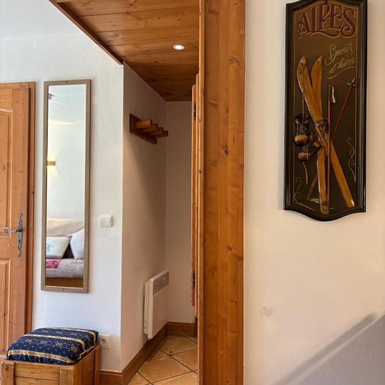 Ski-In Ski-Out - Mon Petit Chalet - Sunny Balcony - Les 3 Vallées - One-Bedroom Apartment - 42
