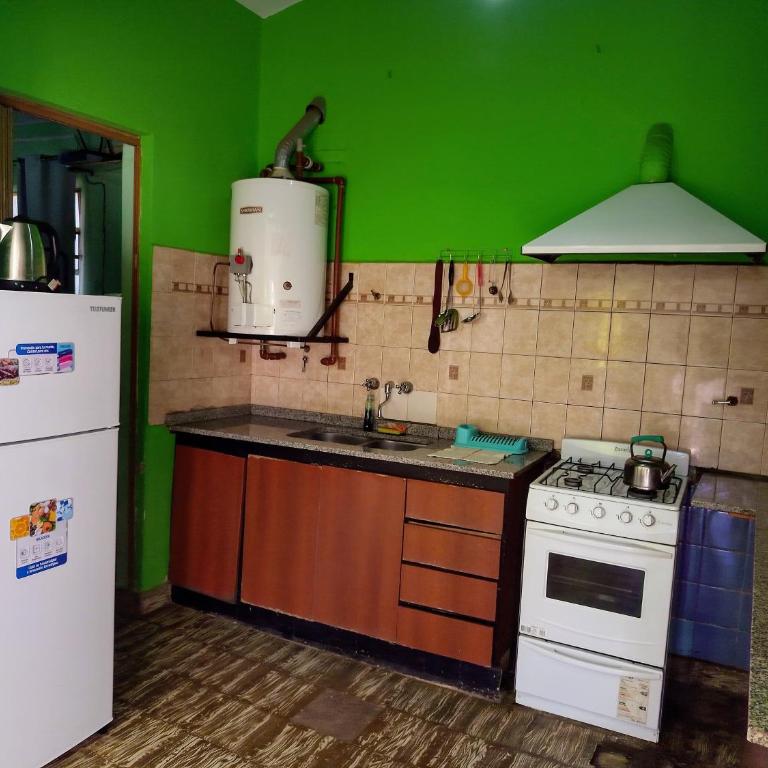 Urquiza61 - Three-Bedroom House - 4